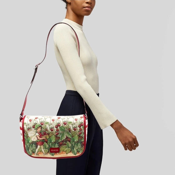 Auth Gucci Strawberry Fairy Messenger Bag - Picture 3 of 13